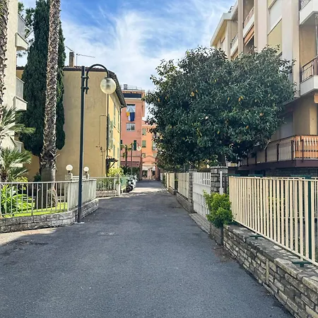 Casa Febo, in centro con parcheggio privato a 200 mt dal mare-3